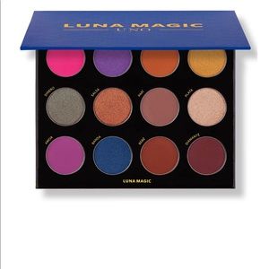 Luna magic UNO eyeshadow pallet